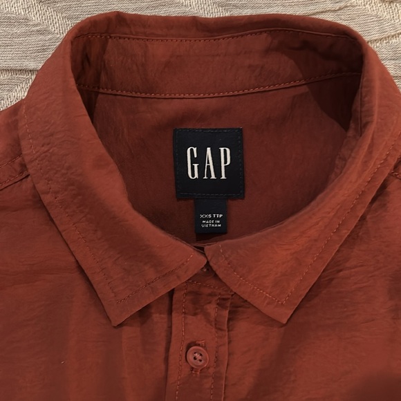 Rust color, sleeveless shirt - Picture 3 of 4